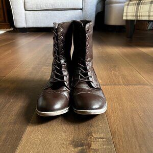 Maurice's Boots - Size 8